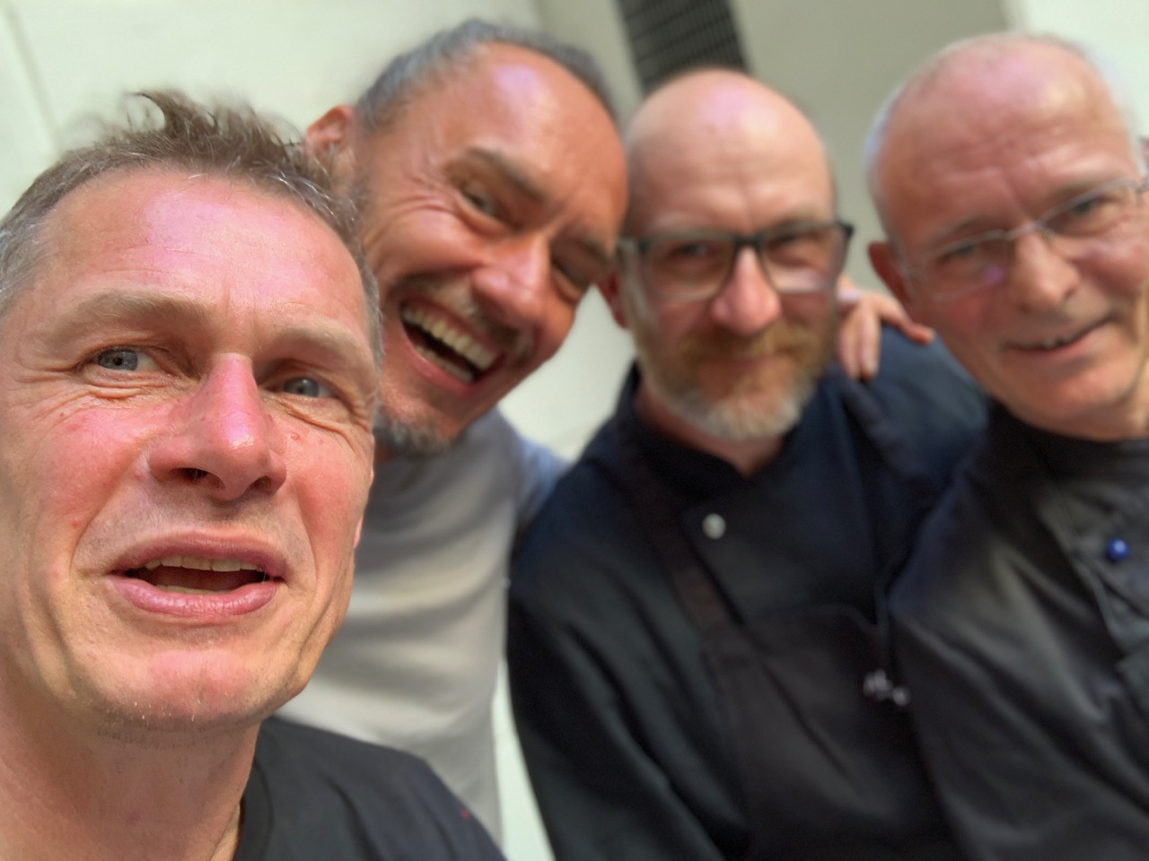 Festive atmosphere with people gathering at the mtc Sommerfest